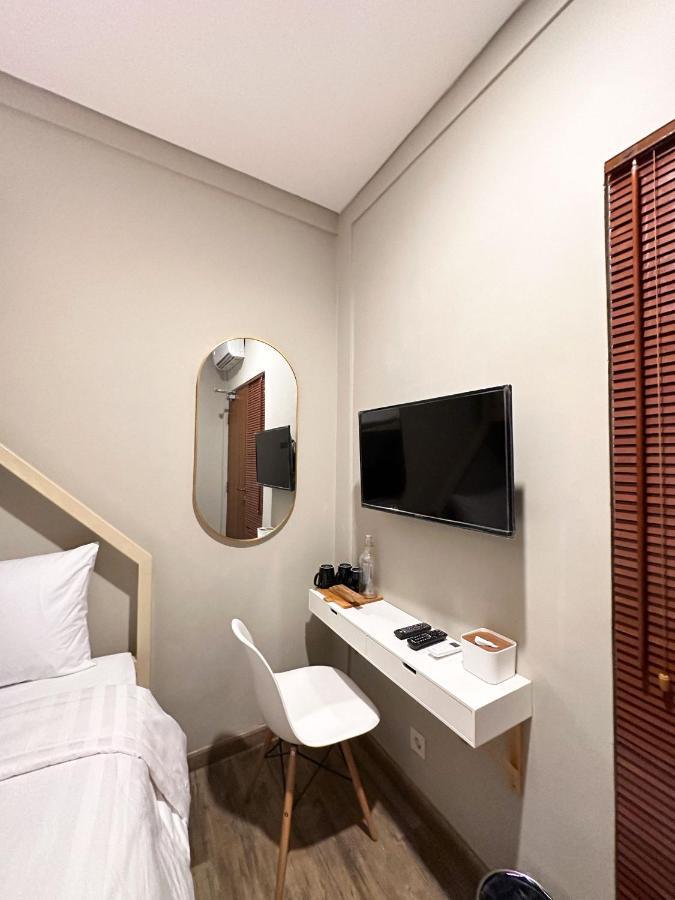 Lugano Arte Homestay Jakarta Exterior photo